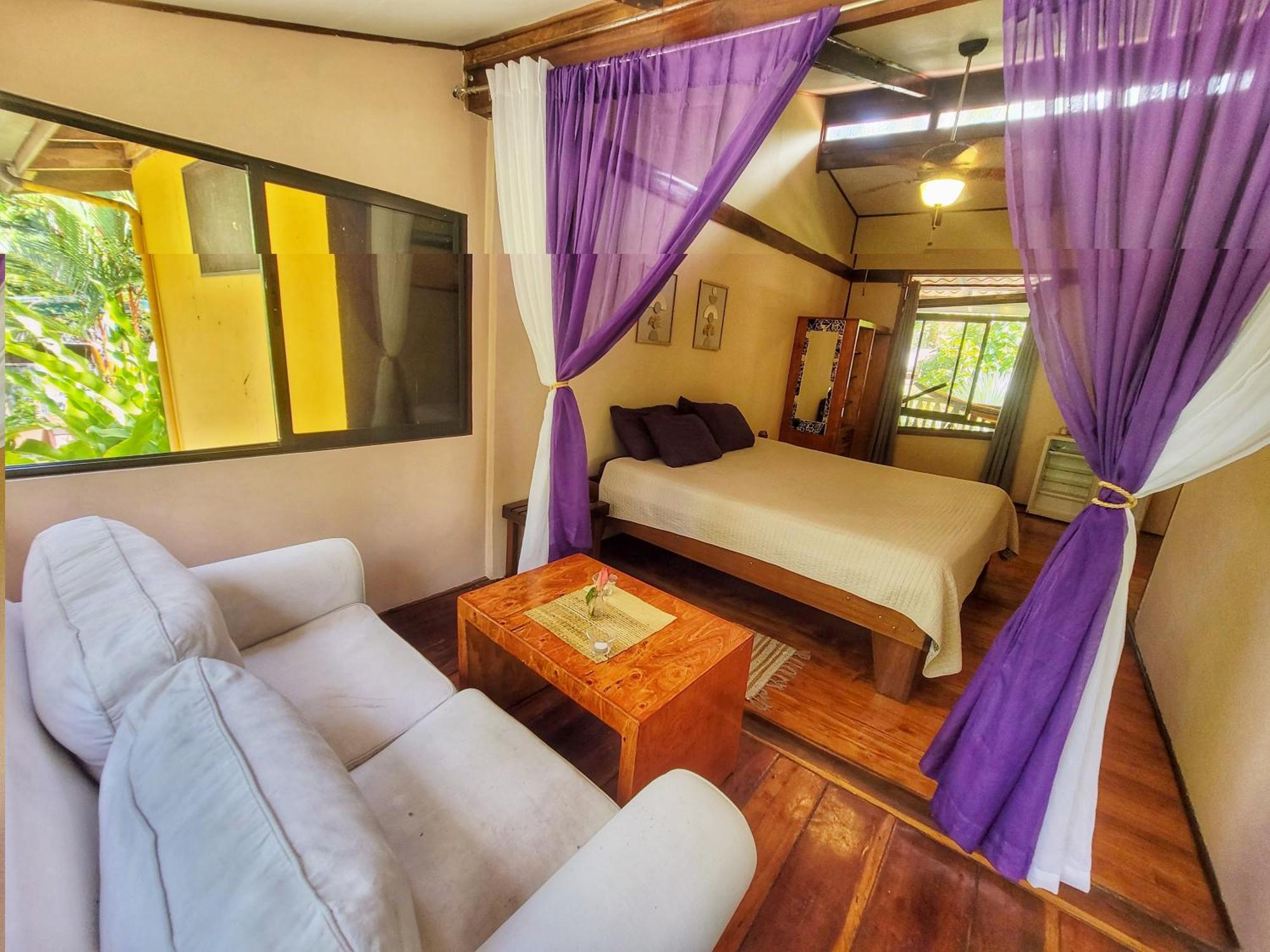 Caribe Town Bungalows Puerto Viejo de Talamanca Eksteriør bilde