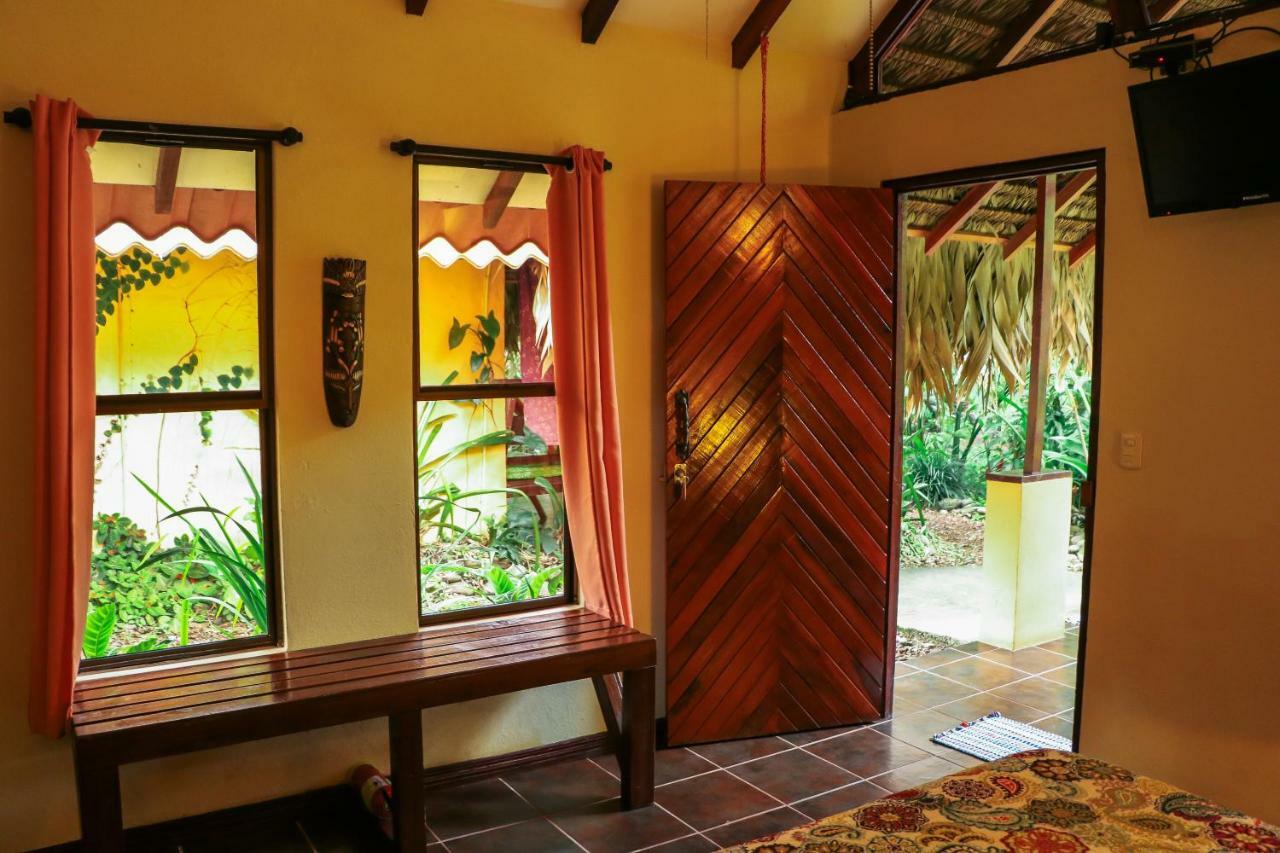 Caribe Town Bungalows Puerto Viejo de Talamanca Eksteriør bilde