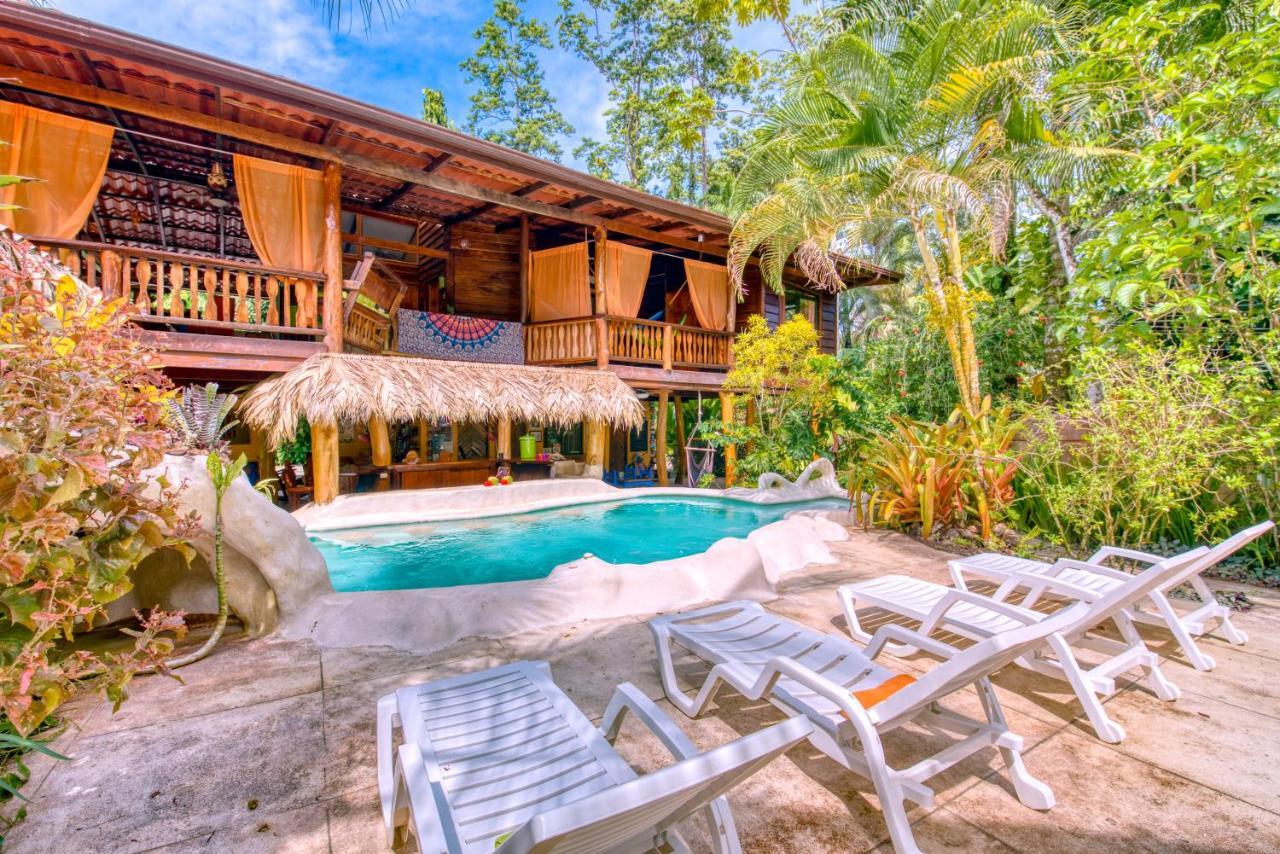 Caribe Town Bungalows Puerto Viejo de Talamanca Eksteriør bilde