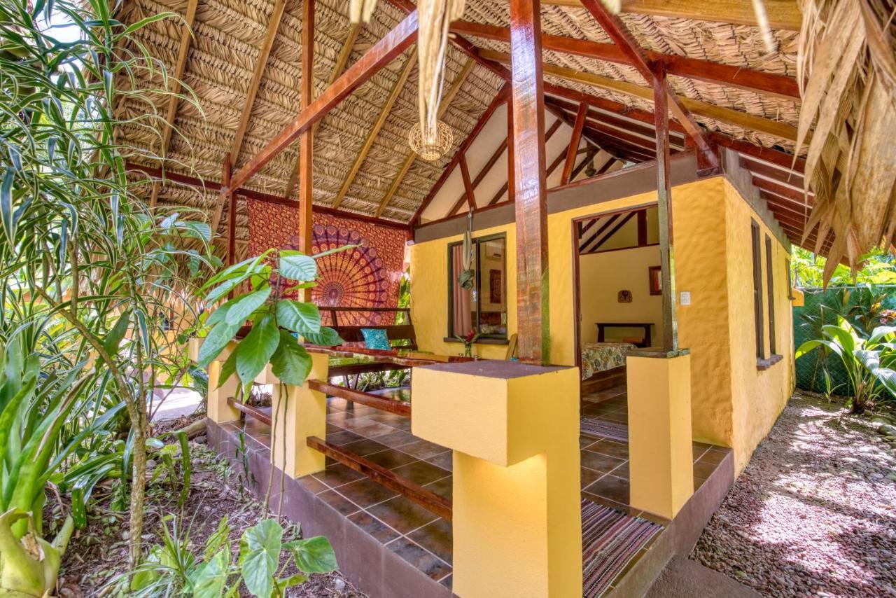 Caribe Town Bungalows Puerto Viejo de Talamanca Eksteriør bilde