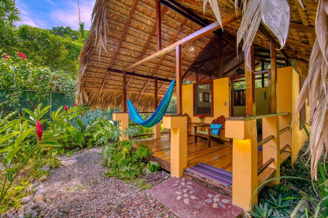 Caribe Town Bungalows Puerto Viejo de Talamanca Eksteriør bilde